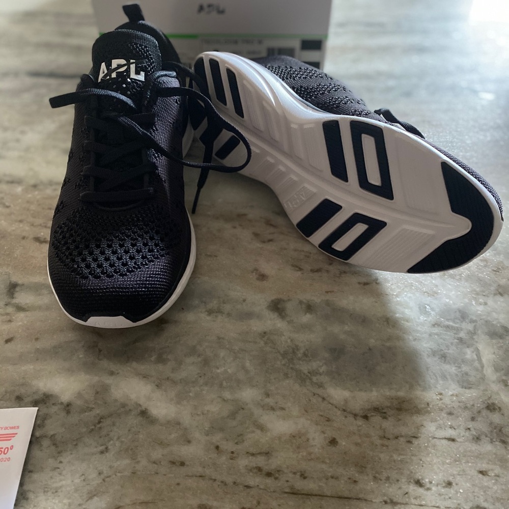 Lululemon APL shoes